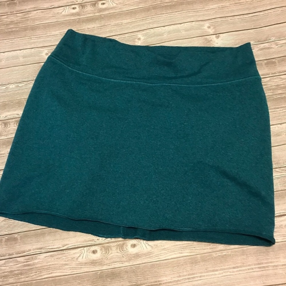 Green yoga skirt